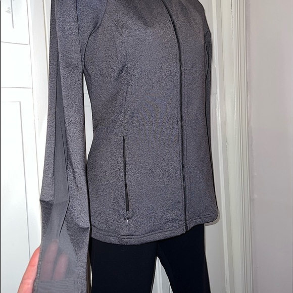 Alo | Mesh zip up NWOT - Picture 3 of 3